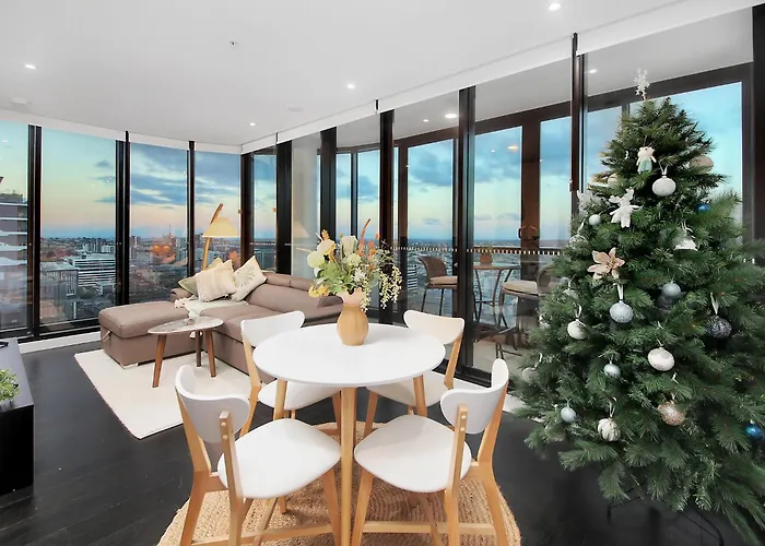 Skyline Serenity Luxury Apt With Free Parking