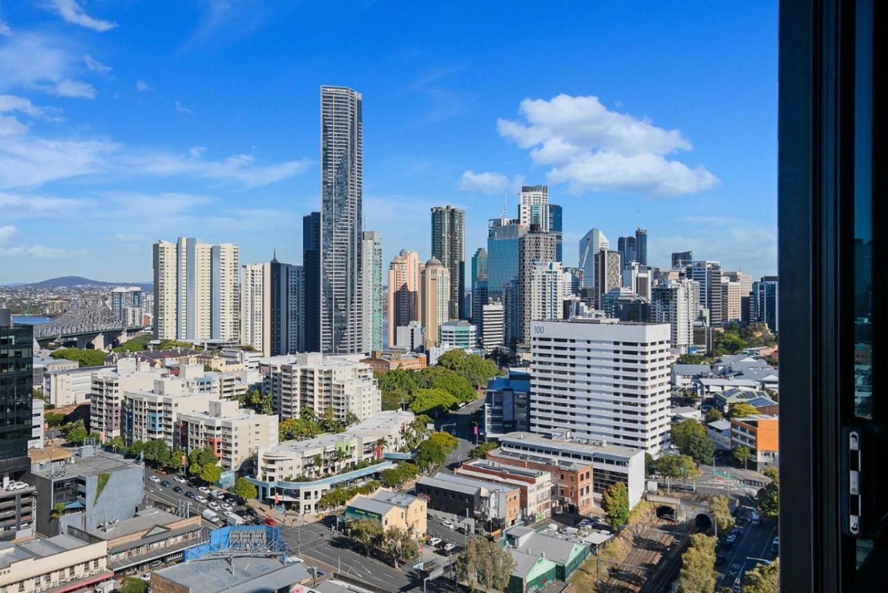 Skyline Serenity Luxury With Free Parking Apartment Brisbane